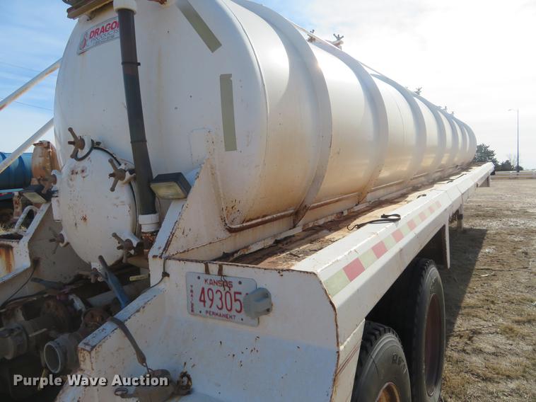 image for item DC0786 2007 Dragon vacuum trailer