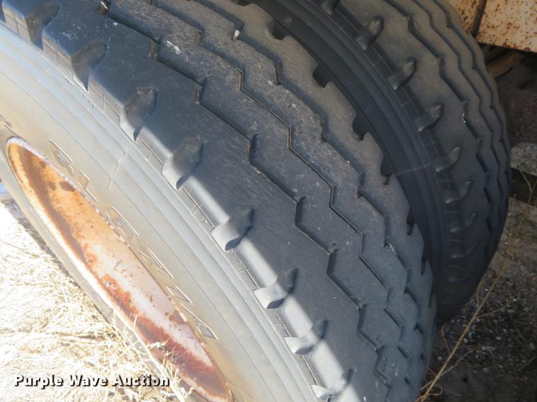 image for item DC0786 2007 Dragon vacuum trailer