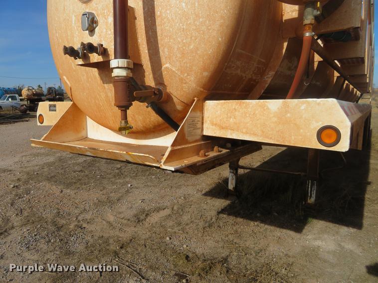 image for item DC0787 2011 Dragon vacuum trailer