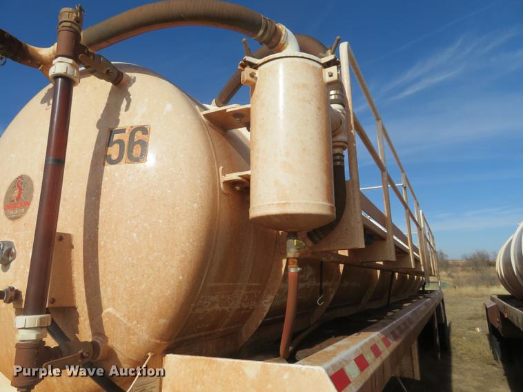 image for item DC0787 2011 Dragon vacuum trailer