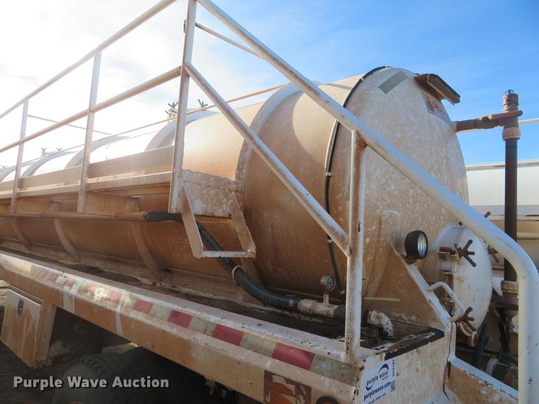 image for item DC0787 2011 Dragon vacuum trailer