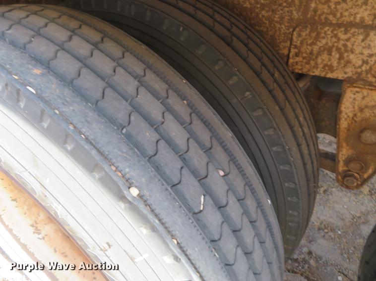 image for item DC0787 2011 Dragon vacuum trailer