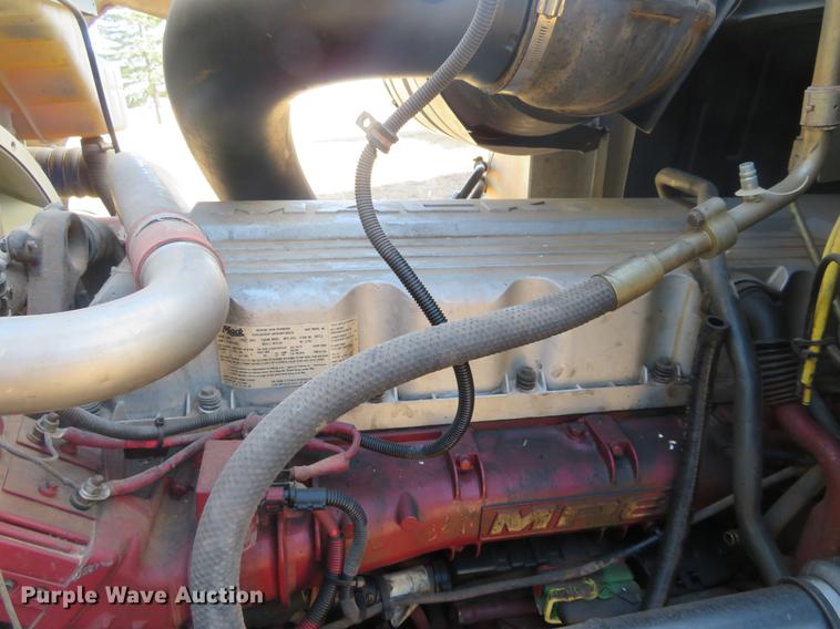 image for item DC0790 2008 Mack CHU613 semi truck