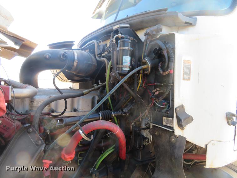 image for item DC0790 2008 Mack CHU613 semi truck