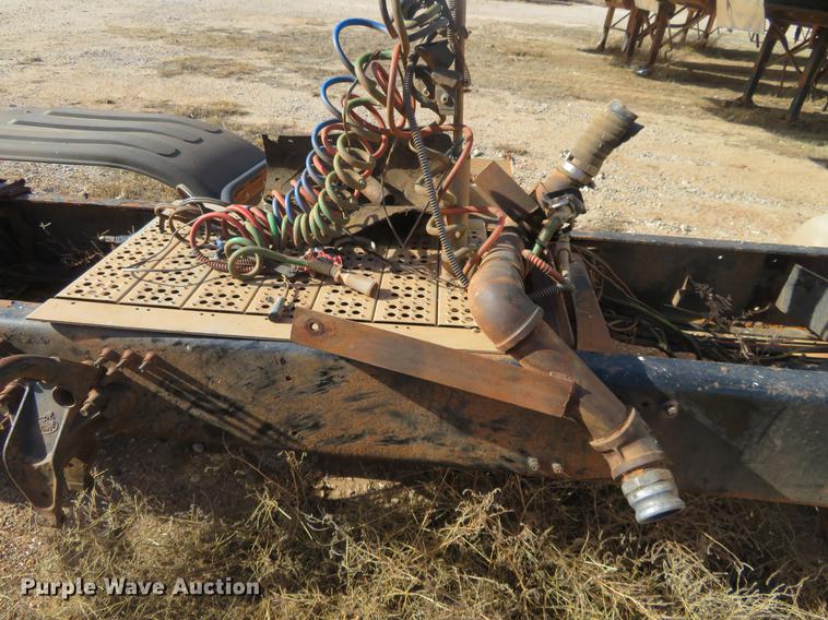 image for item DC0790 2008 Mack CHU613 semi truck