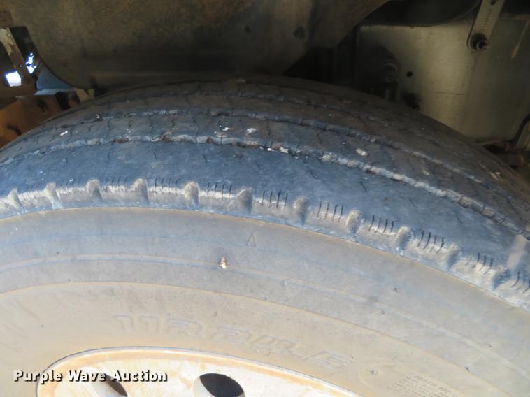 image for item DC0790 2008 Mack CHU613 semi truck