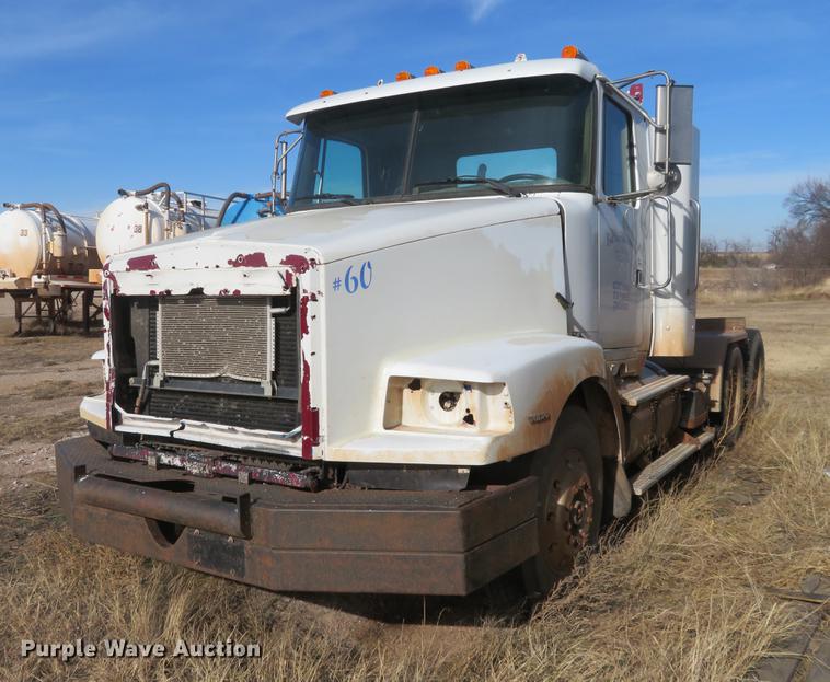 image for item DC0791 1997 Volvo WCA semi truck