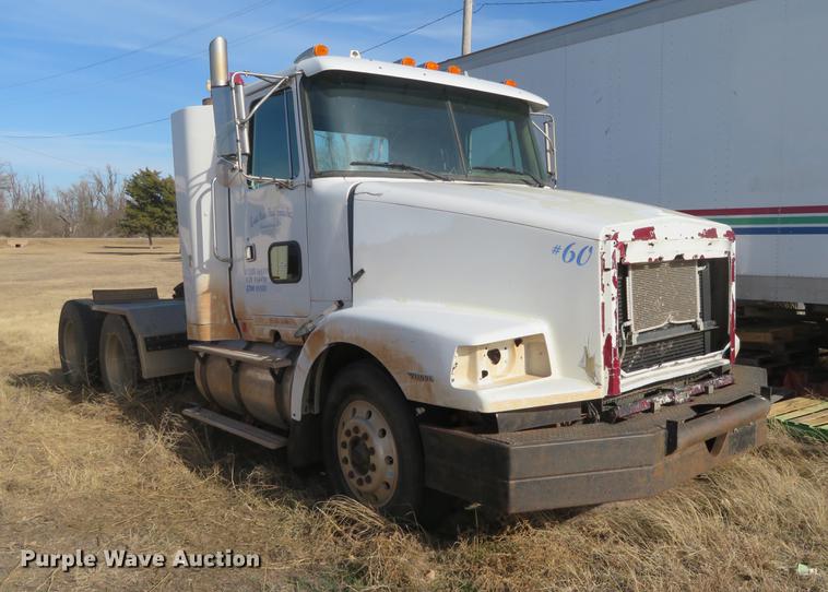 image for item DC0791 1997 Volvo WCA semi truck