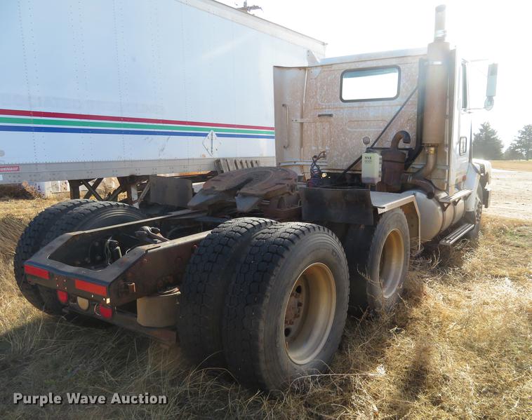 image for item DC0791 1997 Volvo WCA semi truck