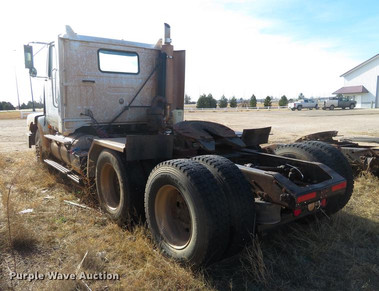 image for item DC0791 1997 Volvo WCA semi truck