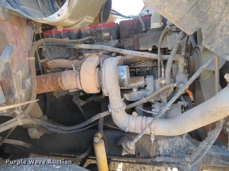 image for item DC0791 1997 Volvo WCA semi truck