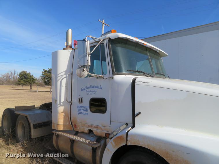 image for item DC0791 1997 Volvo WCA semi truck