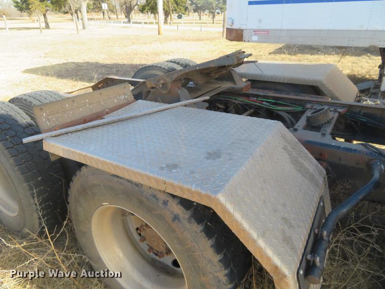 image for item DC0791 1997 Volvo WCA semi truck