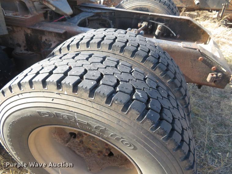 image for item DC0791 1997 Volvo WCA semi truck