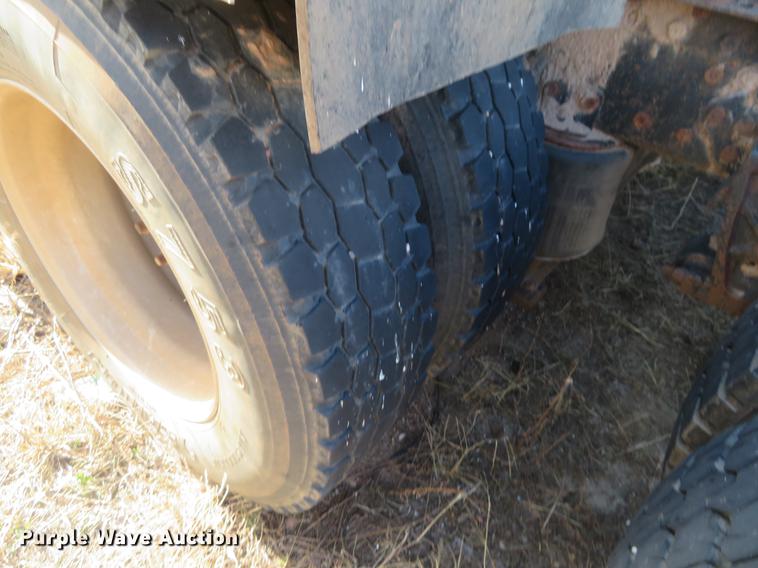 image for item DC0791 1997 Volvo WCA semi truck