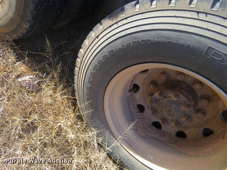 image for item DC0791 1997 Volvo WCA semi truck