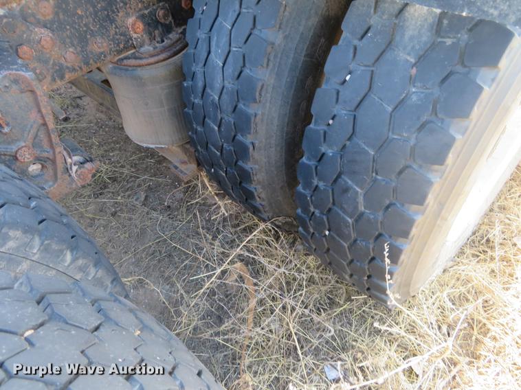 image for item DC0791 1997 Volvo WCA semi truck