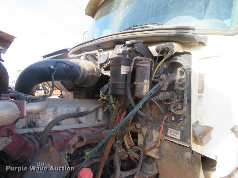 image for item DC0792 2009 Mack CHU613 semi truck