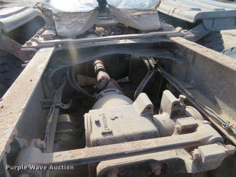 image for item DC0792 2009 Mack CHU613 semi truck