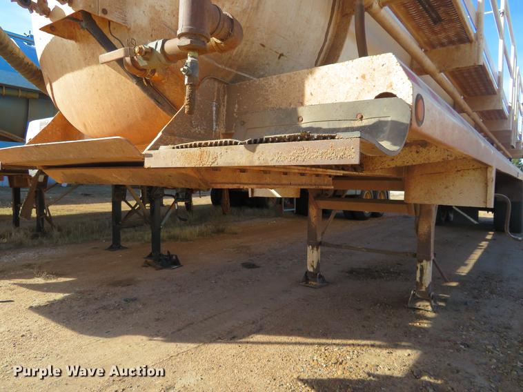 image for item DC0793 2011 Dragon vacuum trailer