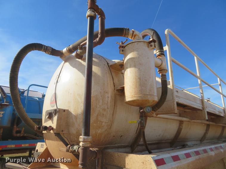 image for item DC0793 2011 Dragon vacuum trailer