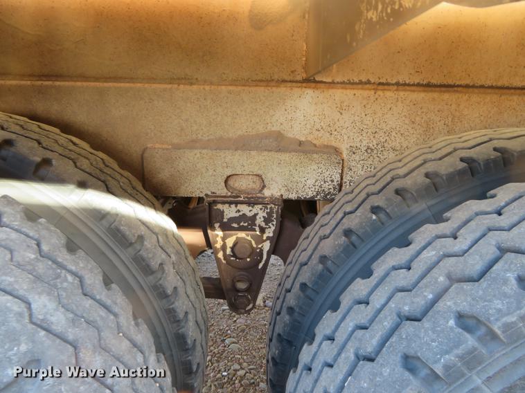 image for item DC0793 2011 Dragon vacuum trailer