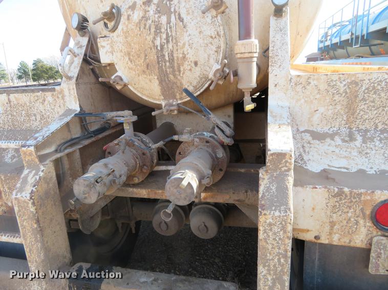 image for item DC0793 2011 Dragon vacuum trailer