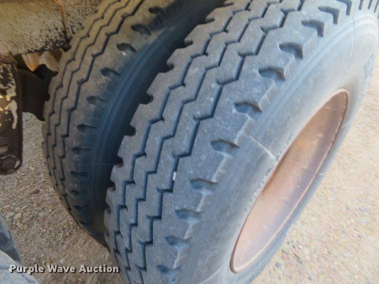 image for item DC0793 2011 Dragon vacuum trailer