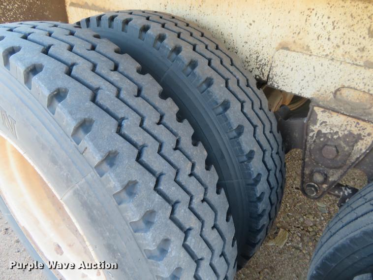 image for item DC0793 2011 Dragon vacuum trailer