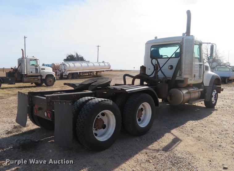 image for item DC0795 2009 Mack GU713 semi truck