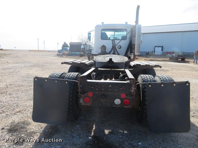 image for item DC0795 2009 Mack GU713 semi truck