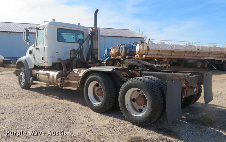 image for item DC0795 2009 Mack GU713 semi truck