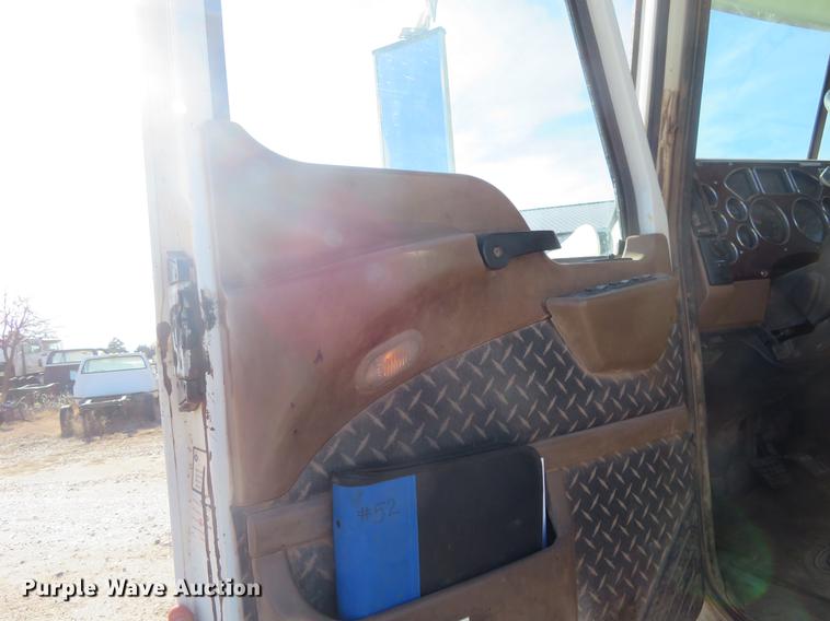 image for item DC0795 2009 Mack GU713 semi truck