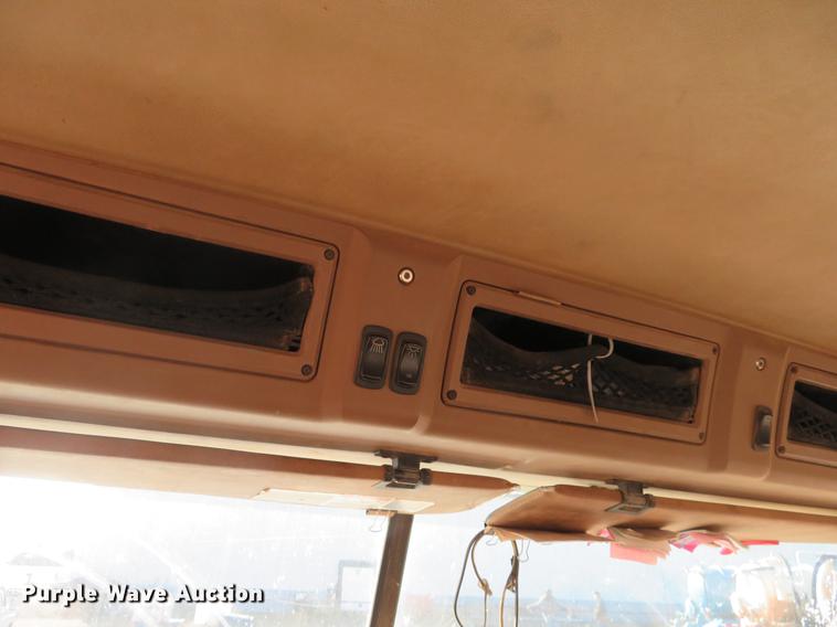 image for item DC0795 2009 Mack GU713 semi truck