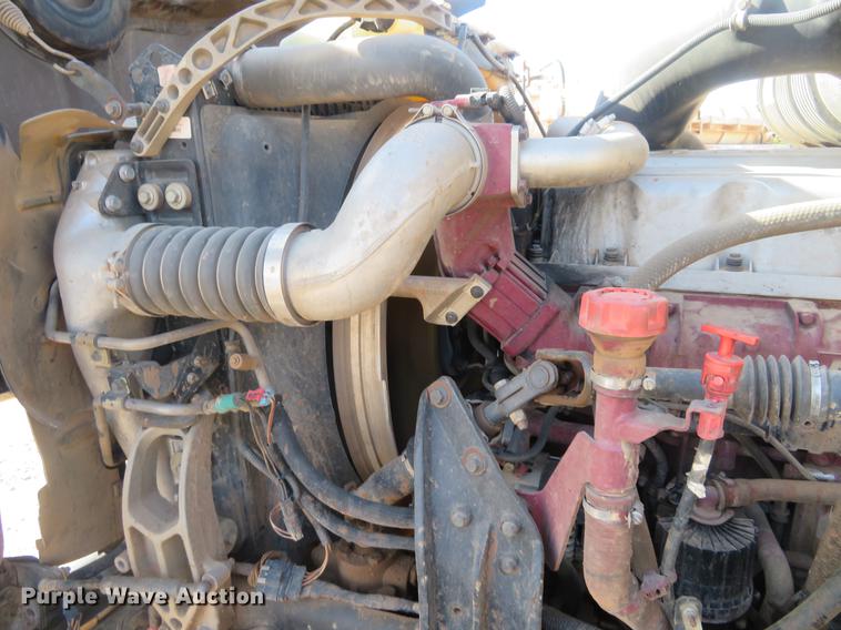 image for item DC0795 2009 Mack GU713 semi truck