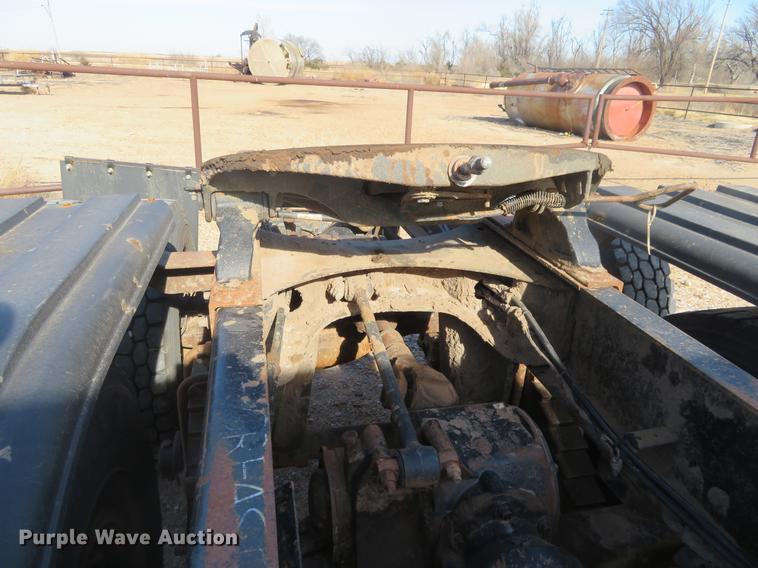 image for item DC0795 2009 Mack GU713 semi truck