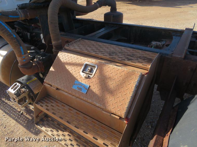 image for item DC0795 2009 Mack GU713 semi truck