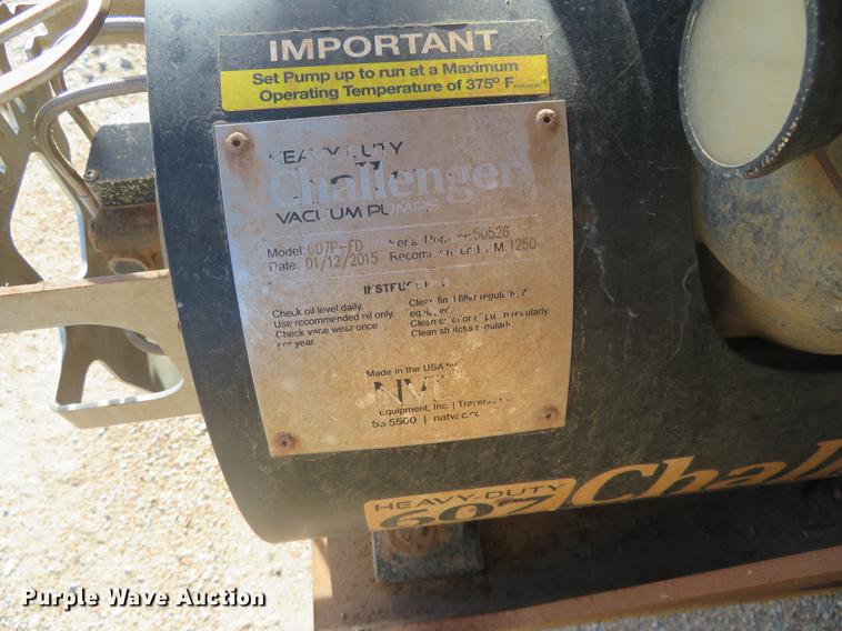 image for item DC0795 2009 Mack GU713 semi truck