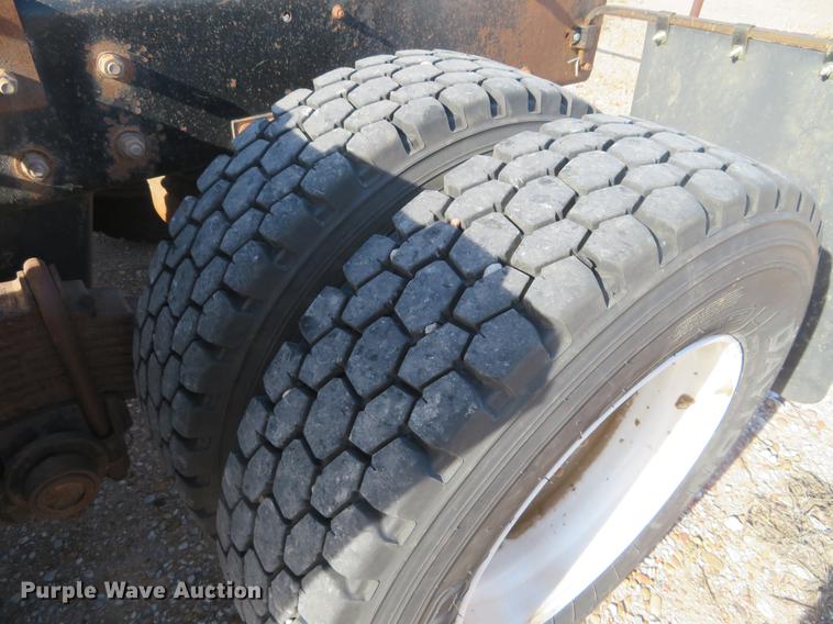 image for item DC0795 2009 Mack GU713 semi truck