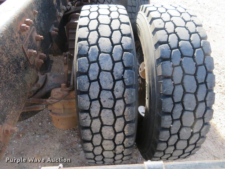 image for item DC0795 2009 Mack GU713 semi truck