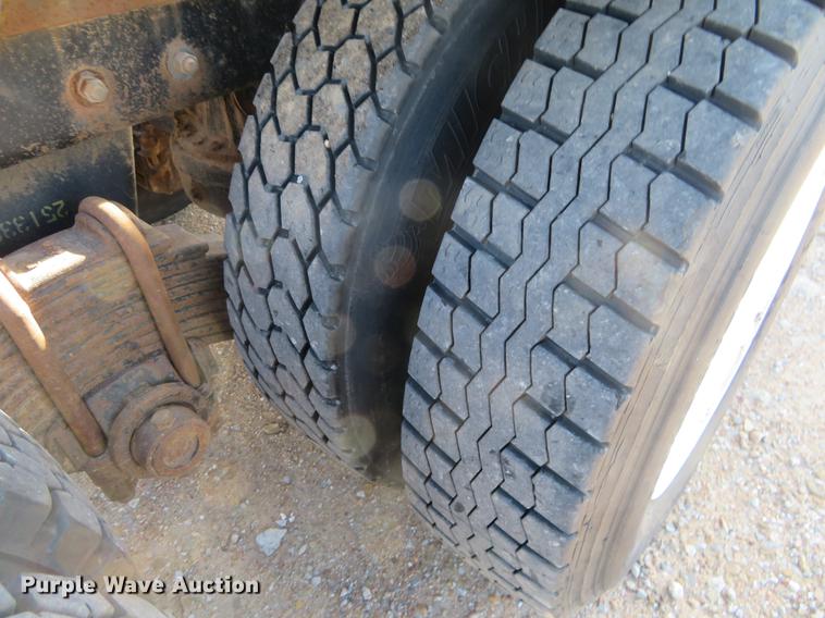 image for item DC0795 2009 Mack GU713 semi truck