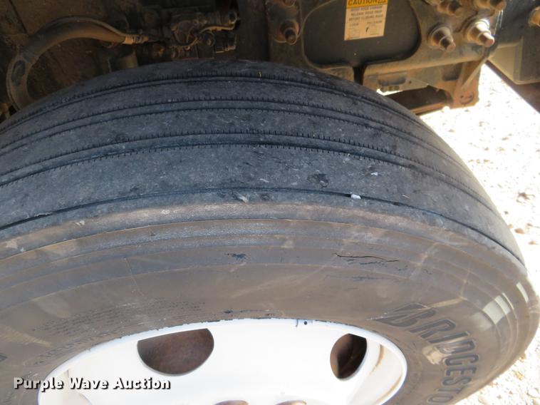 image for item DC0795 2009 Mack GU713 semi truck