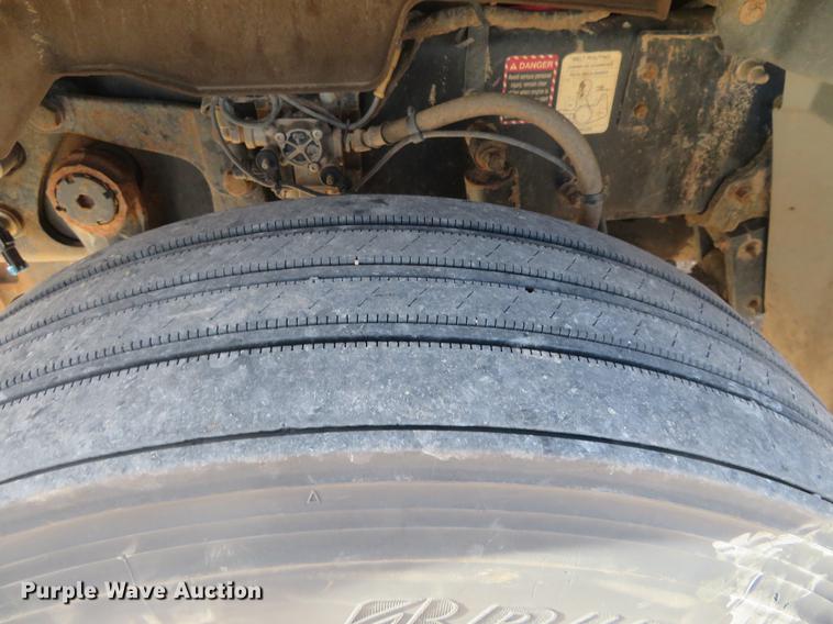 image for item DC0795 2009 Mack GU713 semi truck