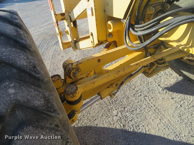 image for item DC0800 2006 Komatsu GD655-3C motor grader