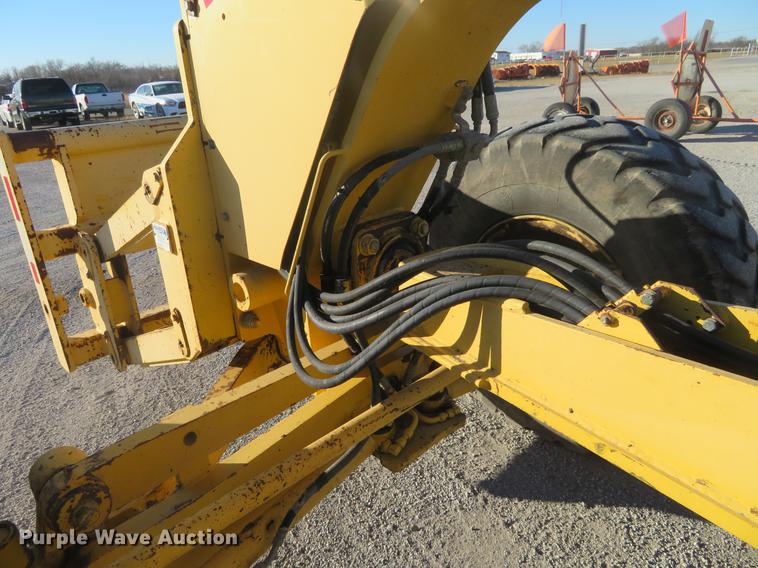 image for item DC0800 2006 Komatsu GD655-3C motor grader