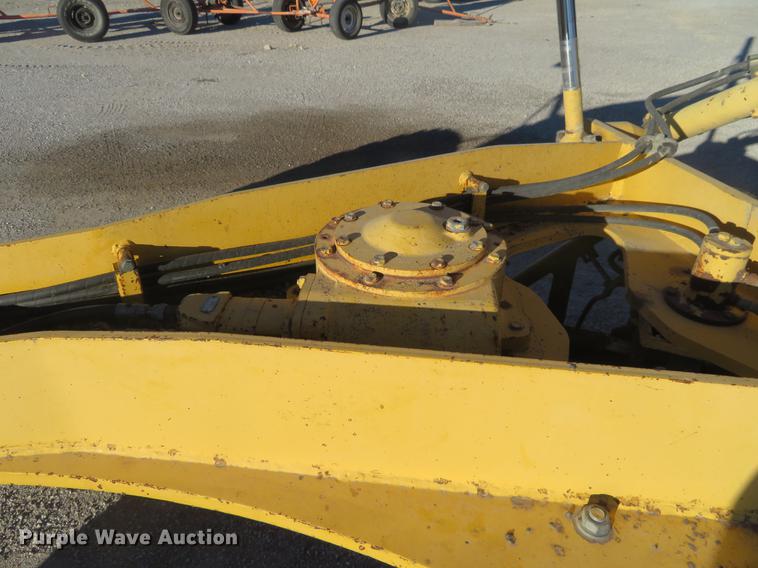 image for item DC0800 2006 Komatsu GD655-3C motor grader