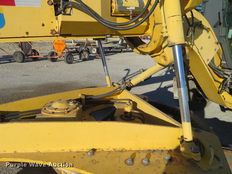 image for item DC0800 2006 Komatsu GD655-3C motor grader