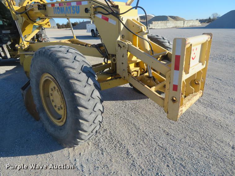 image for item DC0800 2006 Komatsu GD655-3C motor grader