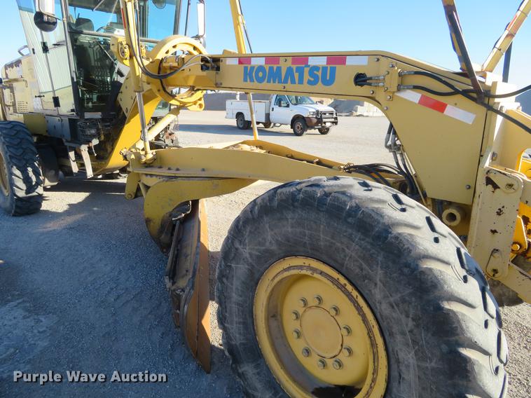 image for item DC0800 2006 Komatsu GD655-3C motor grader