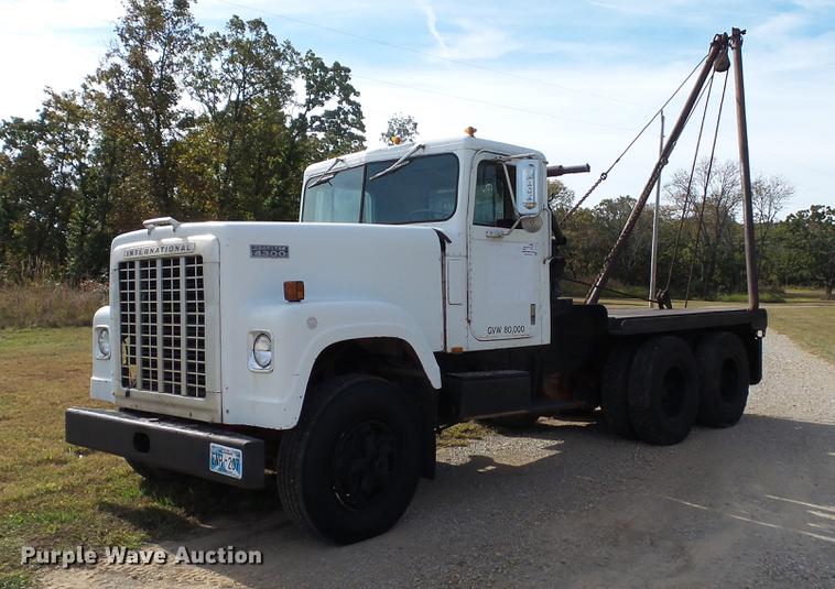 image for item DC1019 1974 International Transtar 4300 flatbed truck